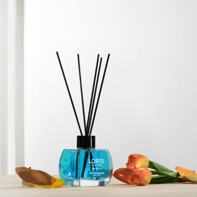 Loris Perfumy Exclusive dyfuzor zapachowy Egzotyczna Mieszanka we wnętrzu z bambusowymi patyczkami