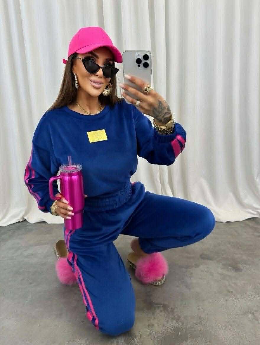 Dres damski Pink Mania niebieski z różowymi paskami, modny komplet casual w stylu streetwear