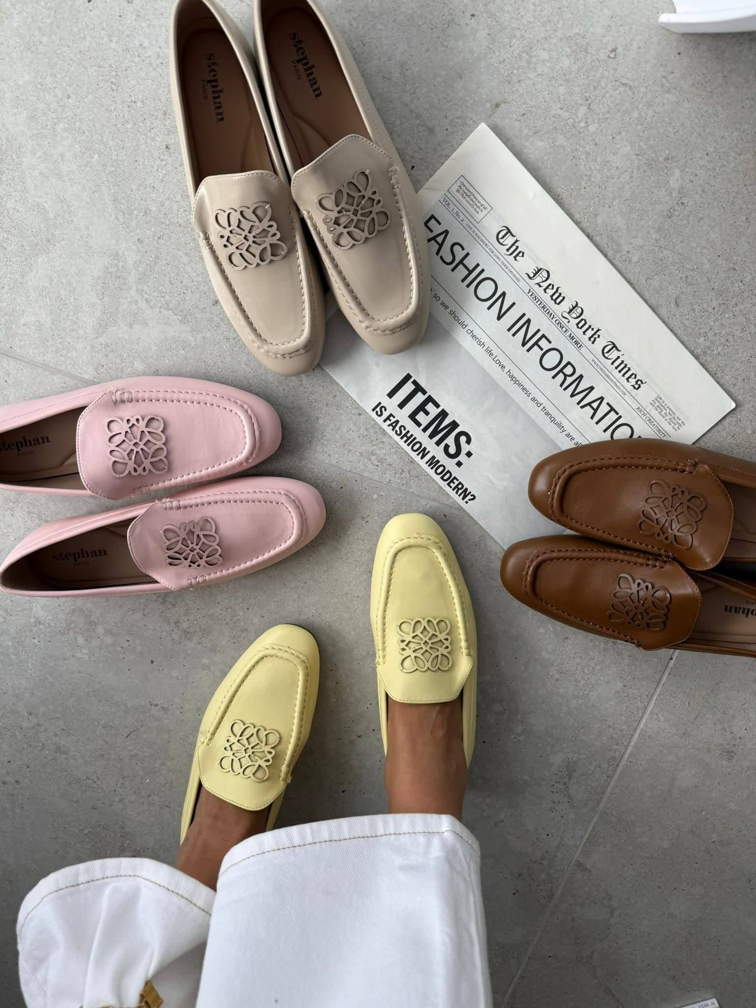 Mokasyny damskie pastelowe różowe beżowe żółte brązowe eleganckie wygodne buty casual styl flatlay